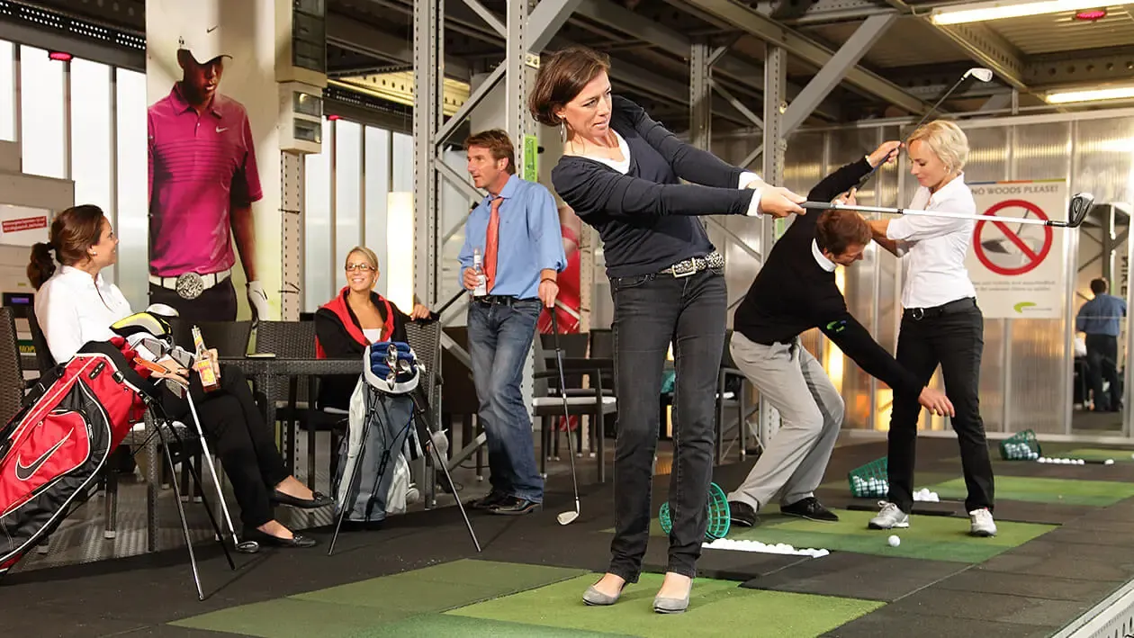 Golf gaming after work with TrackMan