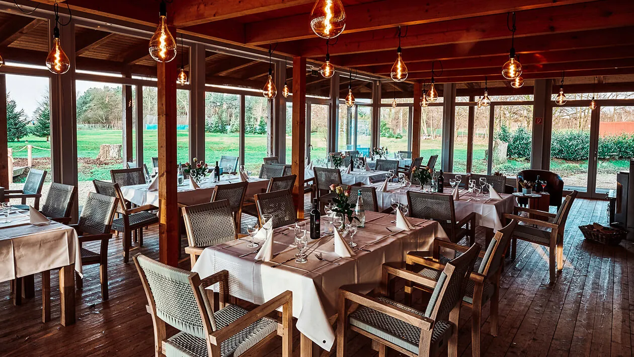 Festliche Eventdekoration Golf Lounge