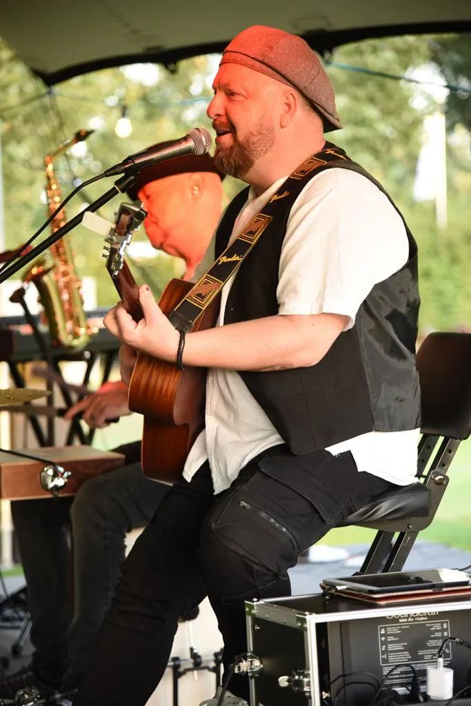 Band Playing in Star Tent Golf Lounge Hamburg