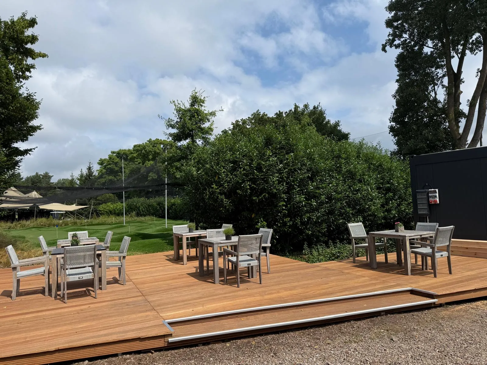 Cozy terrace at Golf Lounge Hamburg