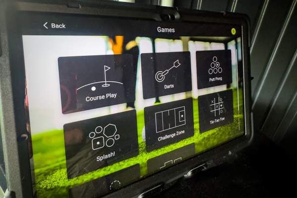 Next Training Step: PuttView Grün in der Golf Lounge