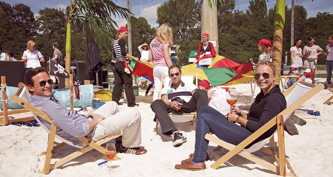 Beach Club Event at Golf Lounge